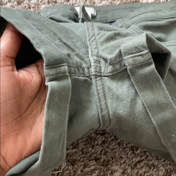 Green H&M Shorts size 8 - Picture 4 of 8